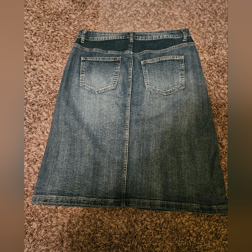 Hydraulic Brand Bleached Blue Patchwork Long Knee… - image 4